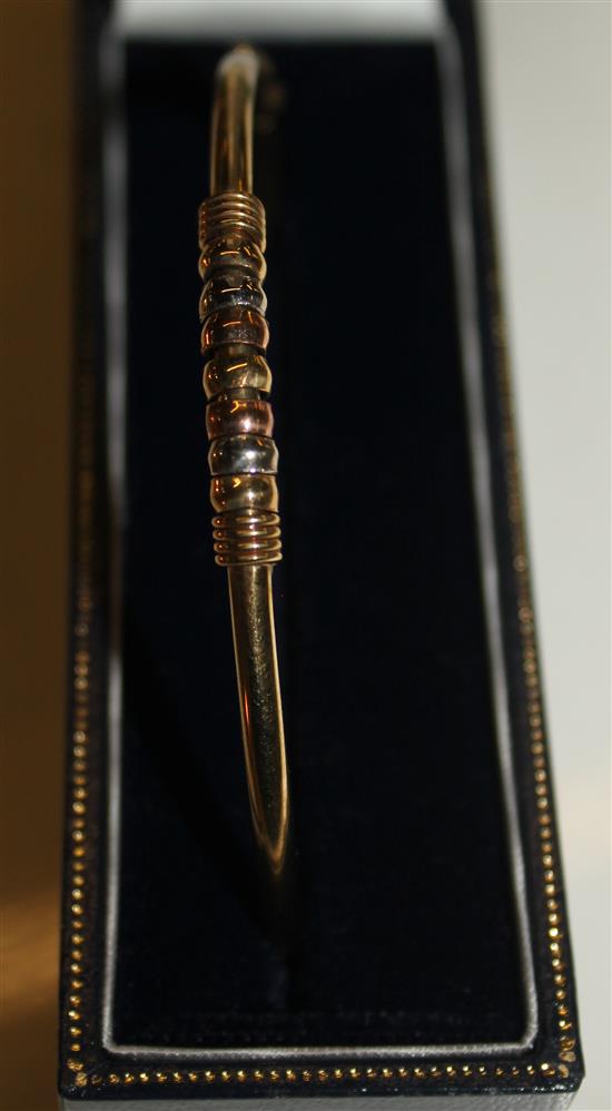 9ct gold bangle